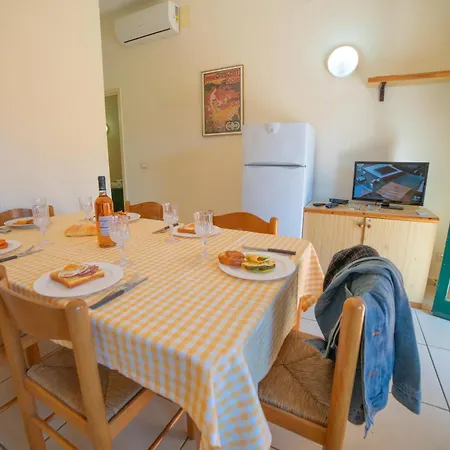 Serra Alimini アパート オートラント